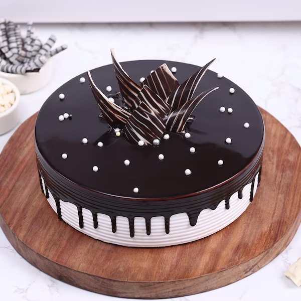 Classic Choco Vanilla Cake - Image 3